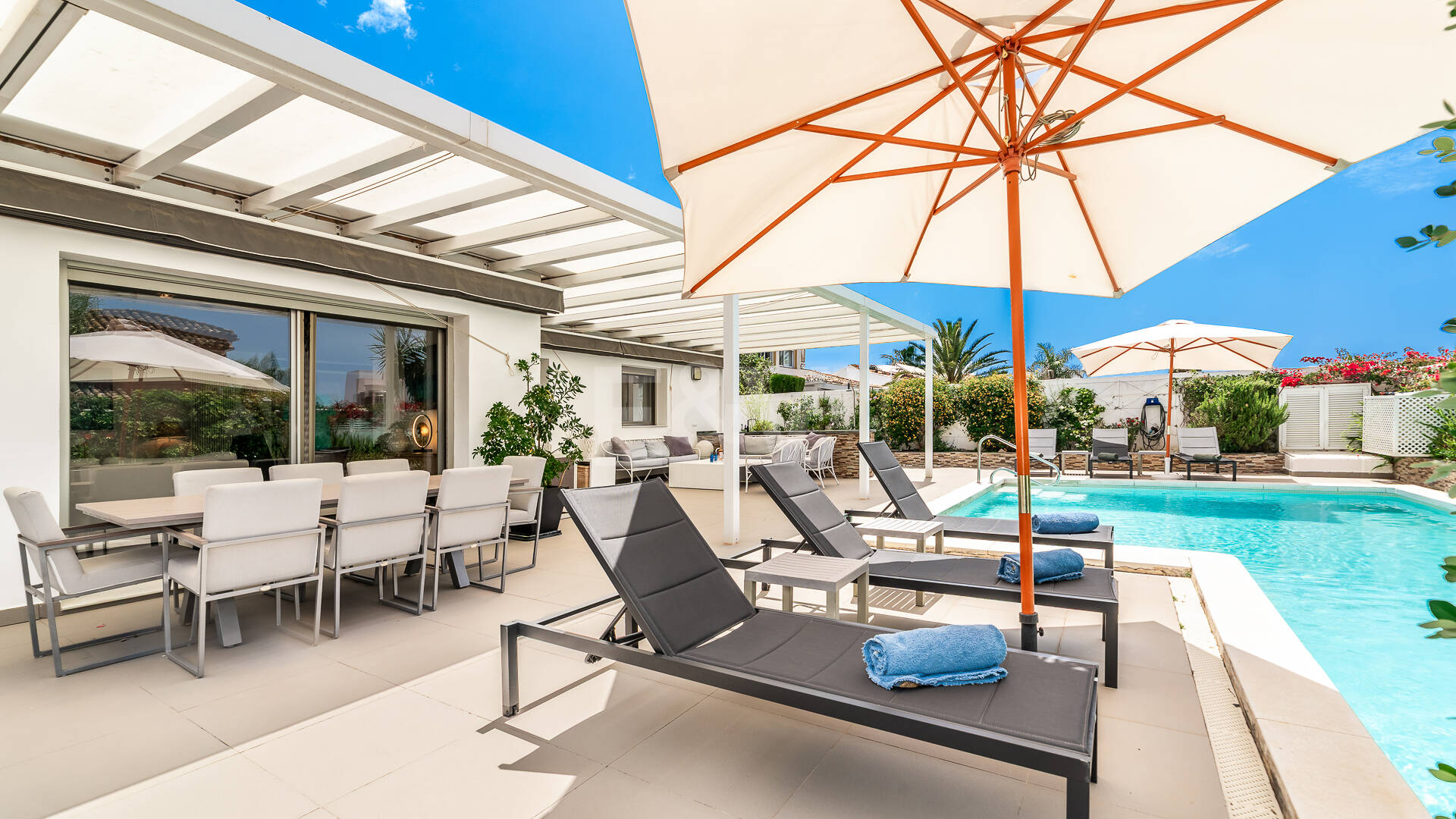 Modern Villa a Stroll from the Beach in Las Chapas Playa