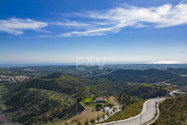 Prime South East-Facing Plot i Real de La Quinta