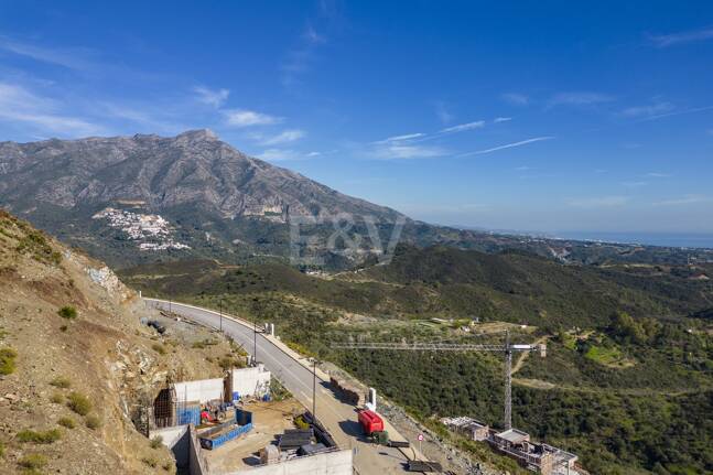 Prime South East-Facing Plot i Real de La Quinta