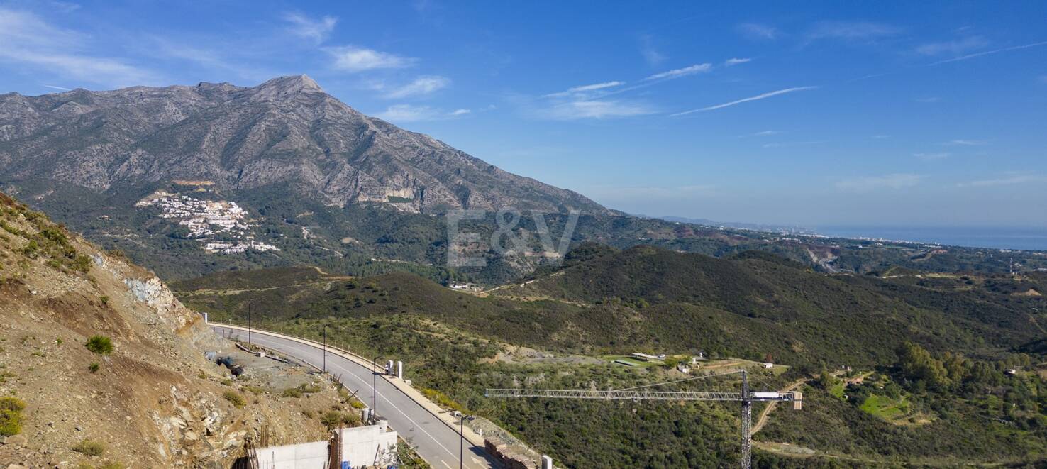 Prime South East-Facing Plot in Real de La Quinta