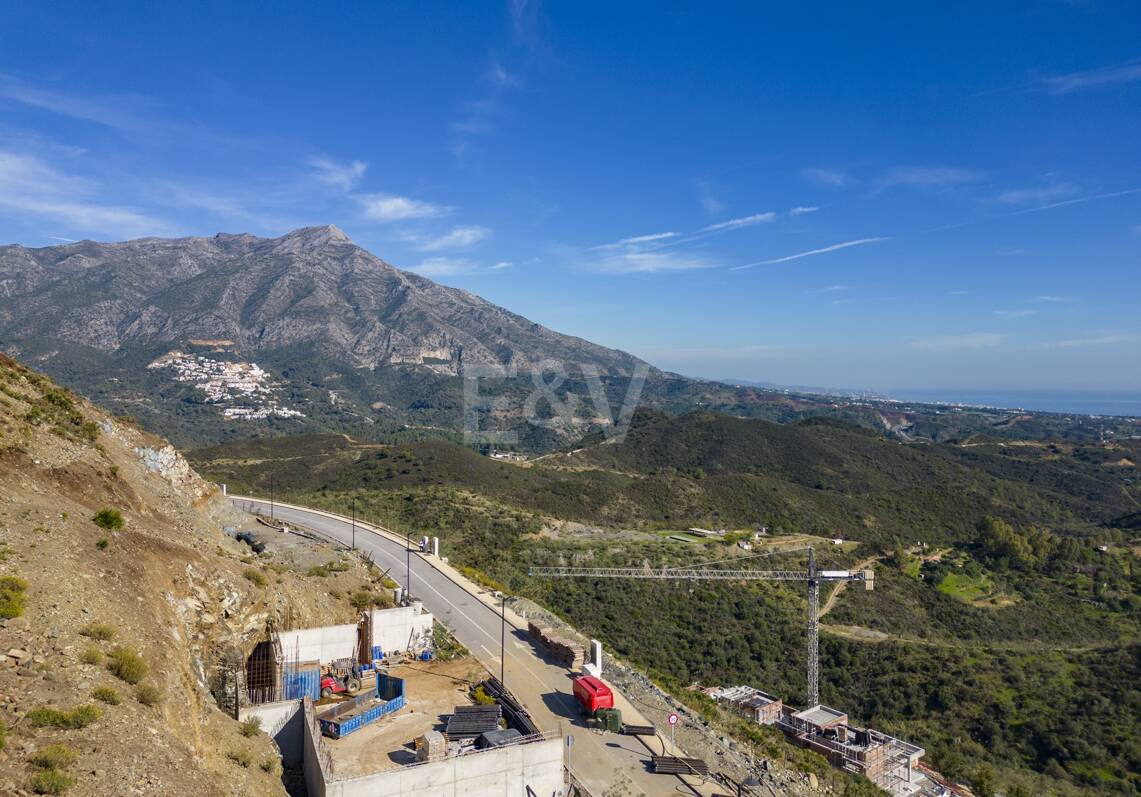 Prime South East-Facing Plot i Real de La Quinta