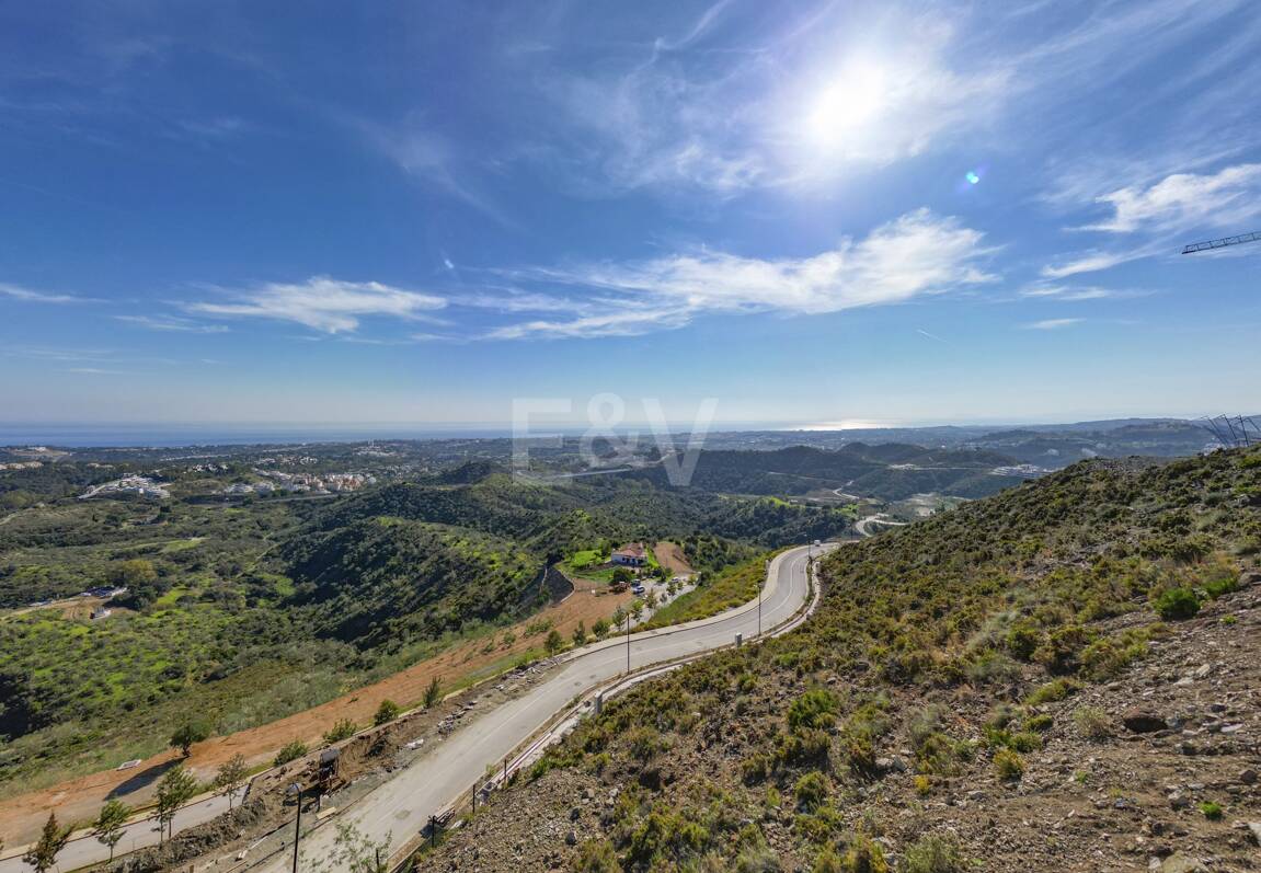 Prime South East-Facing Plot i Real de La Quinta