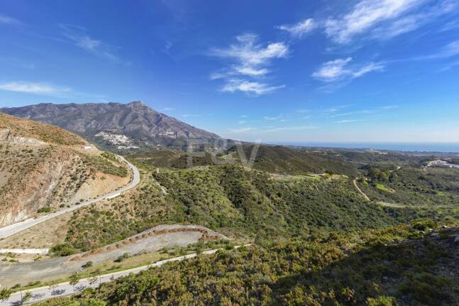 Exklusiv tomt i prestigefylld resort med hisnande utsikt