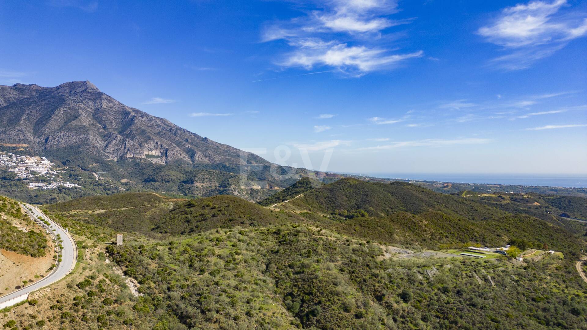 Exklusiv tomt i prestigefylld resort med hisnande utsikt