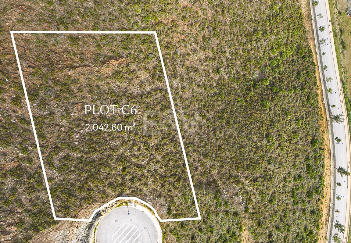 Exklusiv tomt i prestigefylld resort med hisnande utsikt