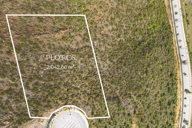 Exklusiv tomt i prestigefylld resort med hisnande utsikt