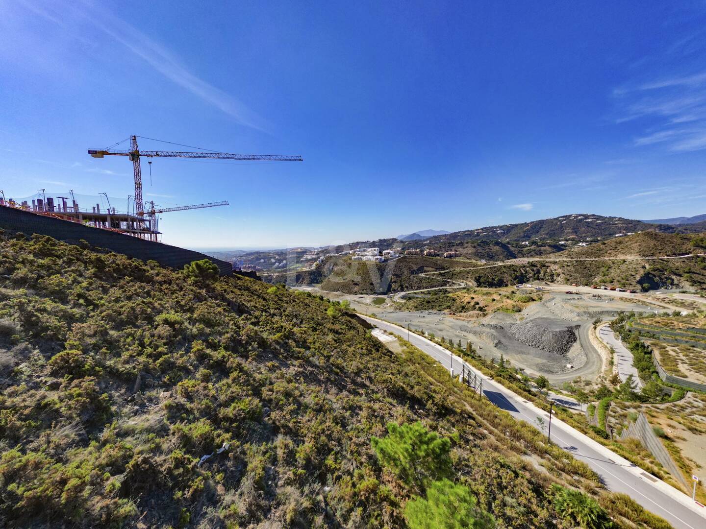 West inför tomt i ny exklusiv resort