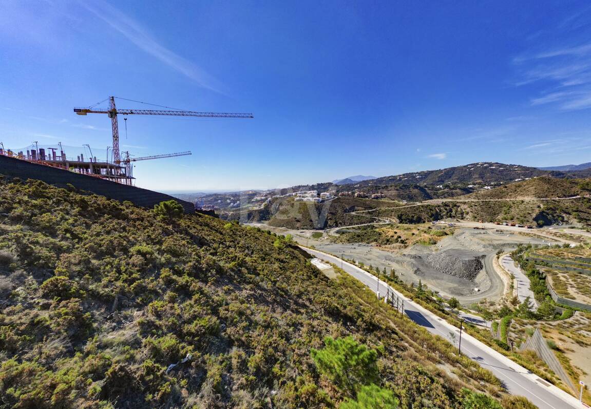 West inför tomt i ny exklusiv resort