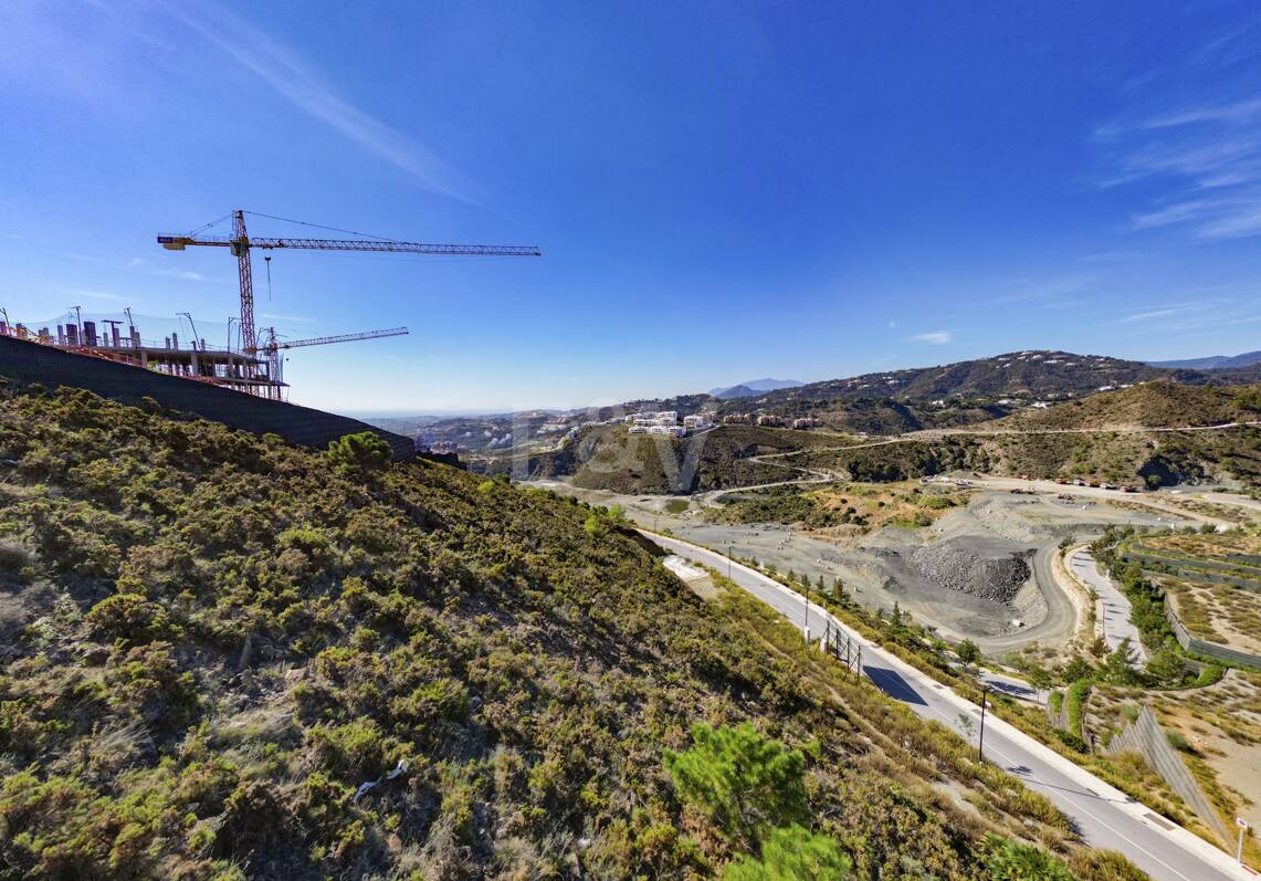 Westlich ausgerichtetes Grundstück im neuen exklusiven Resort