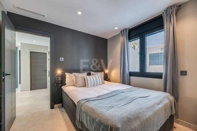 Utsökt modern villa i Marbesa - en stenkast från stranden