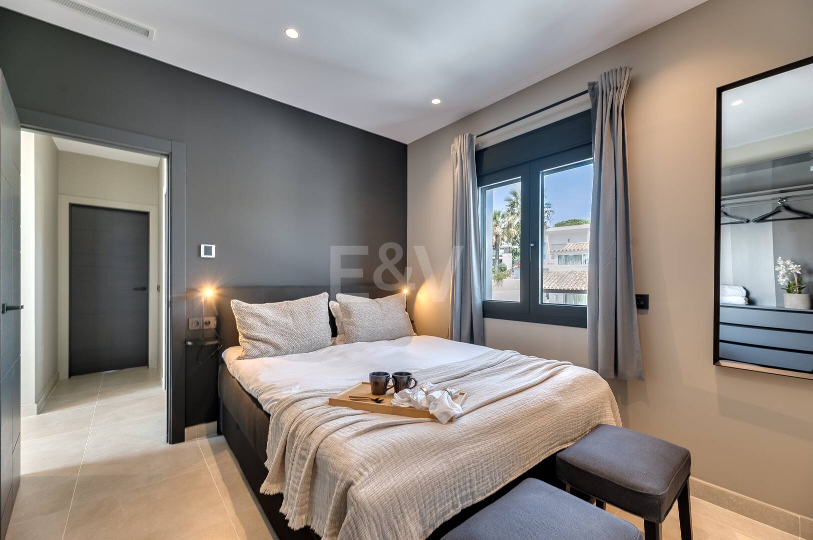 Utsökt modern villa i Marbesa - en stenkast från stranden