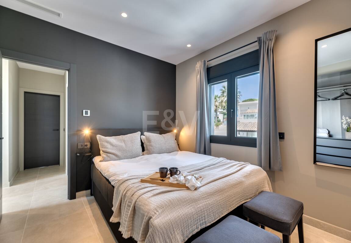 Utsökt modern villa i Marbesa - en stenkast från stranden