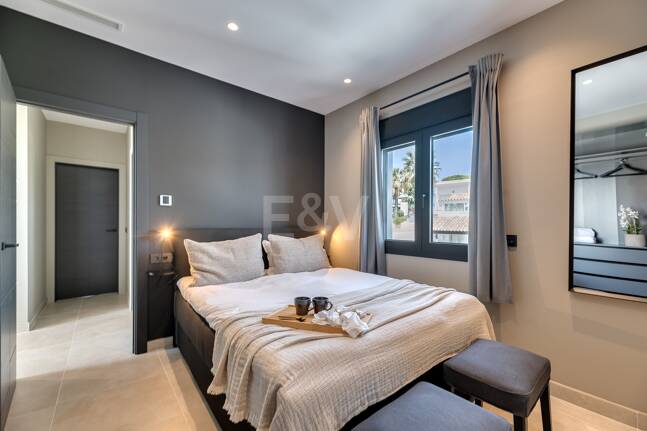 Utsökt modern villa i Marbesa - en stenkast från stranden