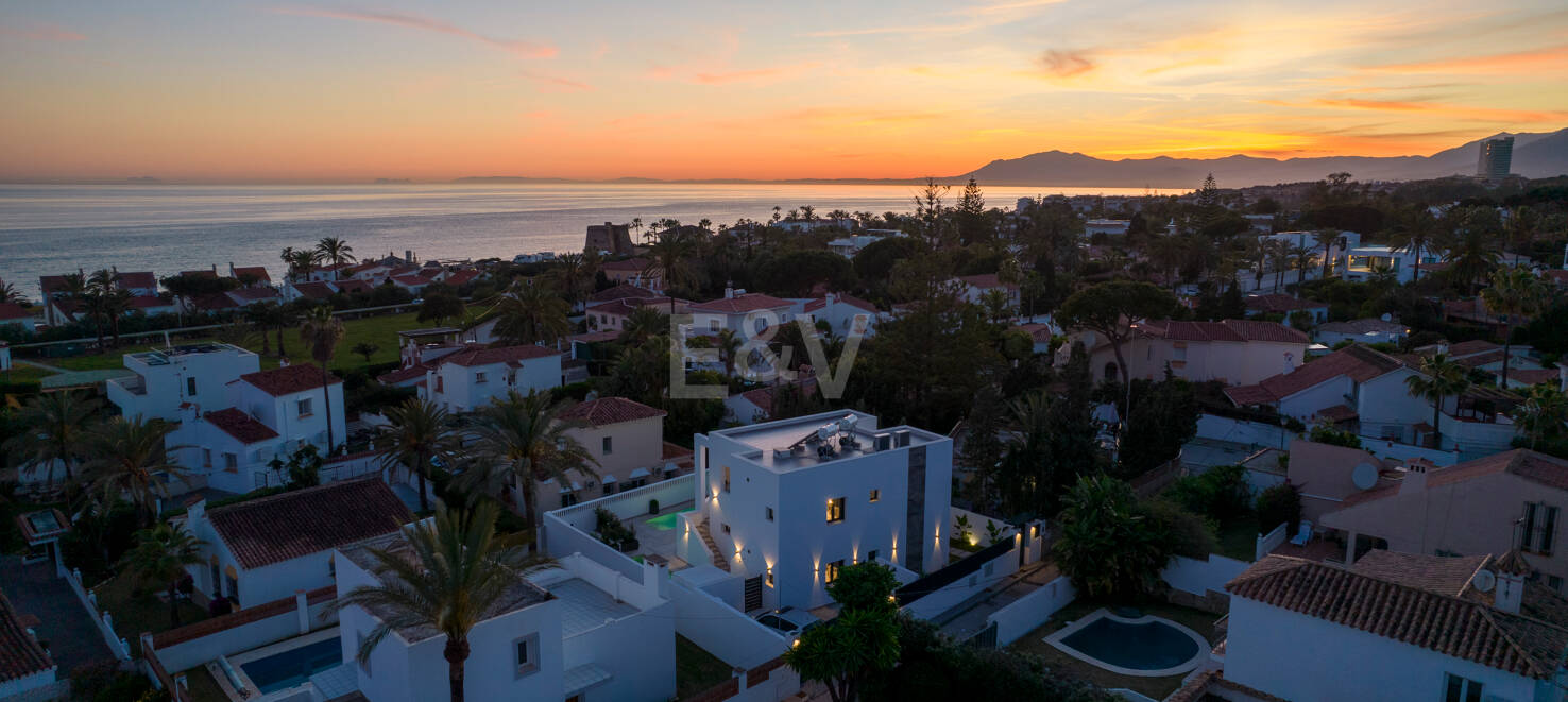 Utsökt modern villa i Marbesa - en stenkast från stranden
