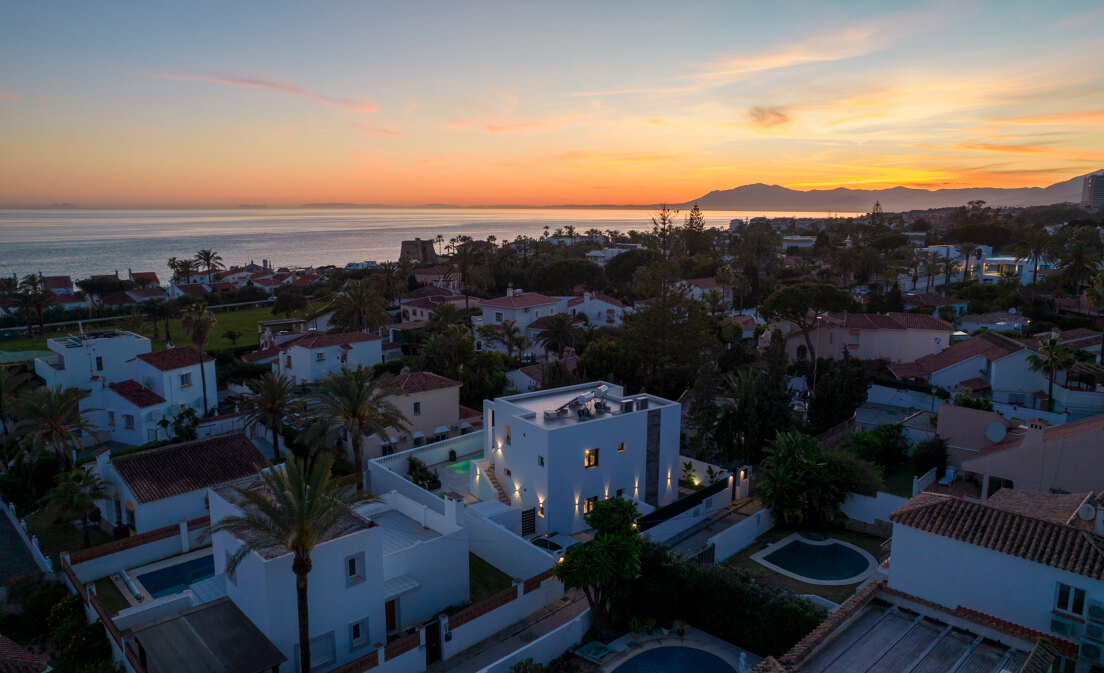 Exquisita Villa Moderna en Marbesa - A un paso de la playa