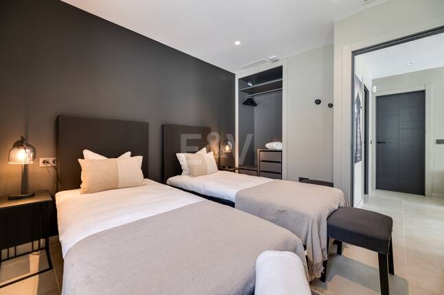 Utsökt modern villa i Marbesa - en stenkast från stranden