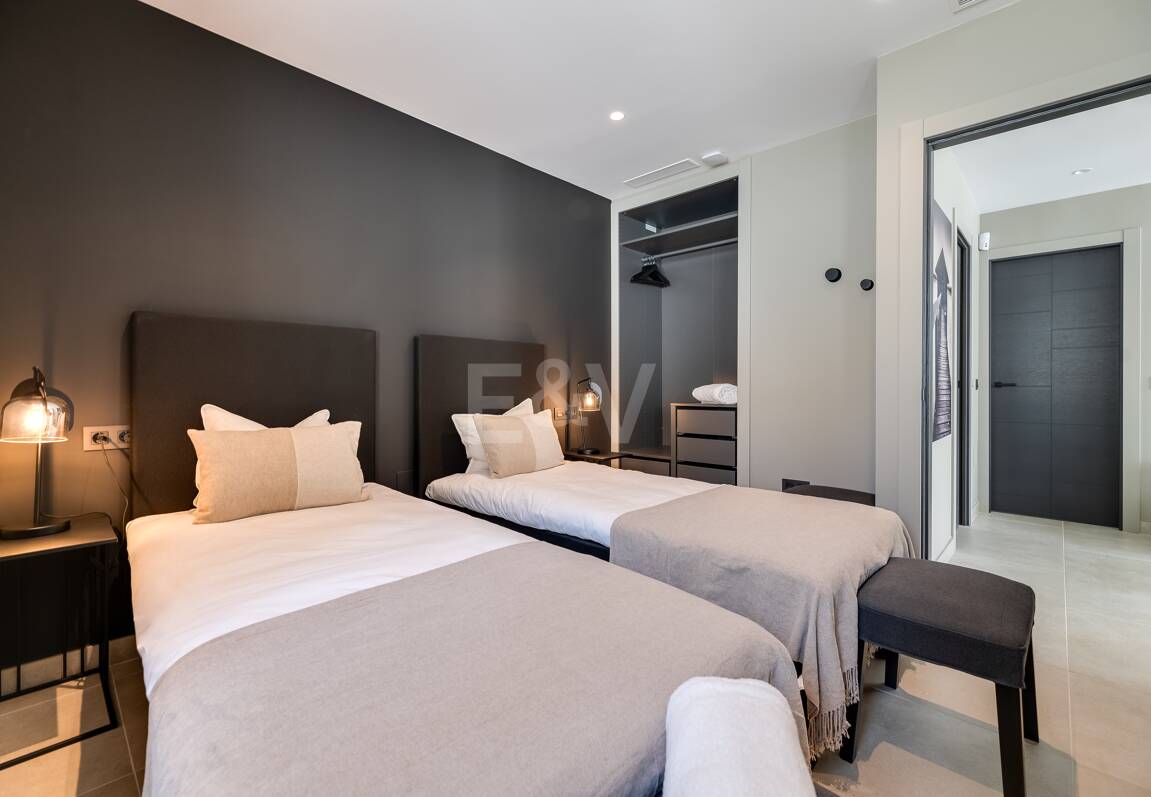 Utsökt modern villa i Marbesa - en stenkast från stranden