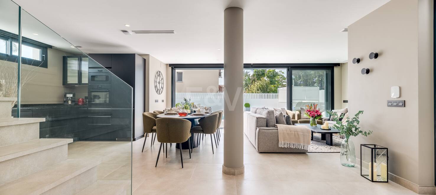Utsökt modern villa i Marbesa - en stenkast från stranden