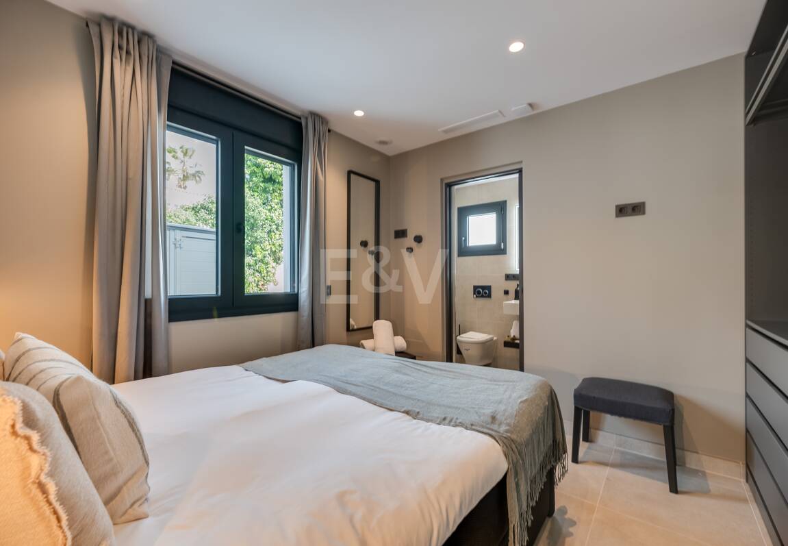 Utsökt modern villa i Marbesa - en stenkast från stranden