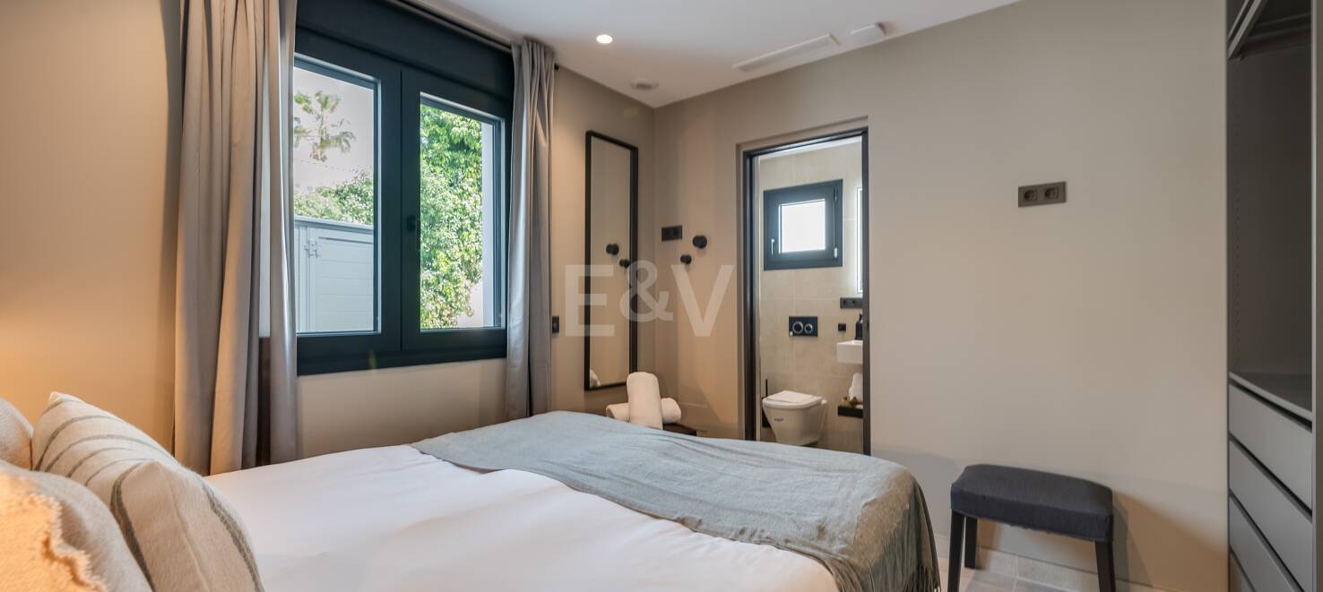 Utsökt modern villa i Marbesa - en stenkast från stranden