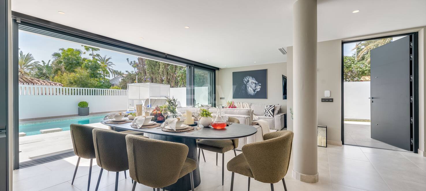 Utsökt modern villa i Marbesa - en stenkast från stranden