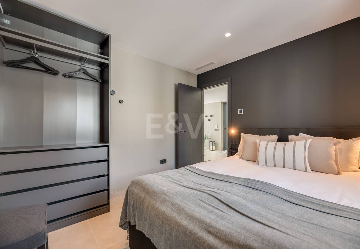 Utsökt modern villa i Marbesa - en stenkast från stranden