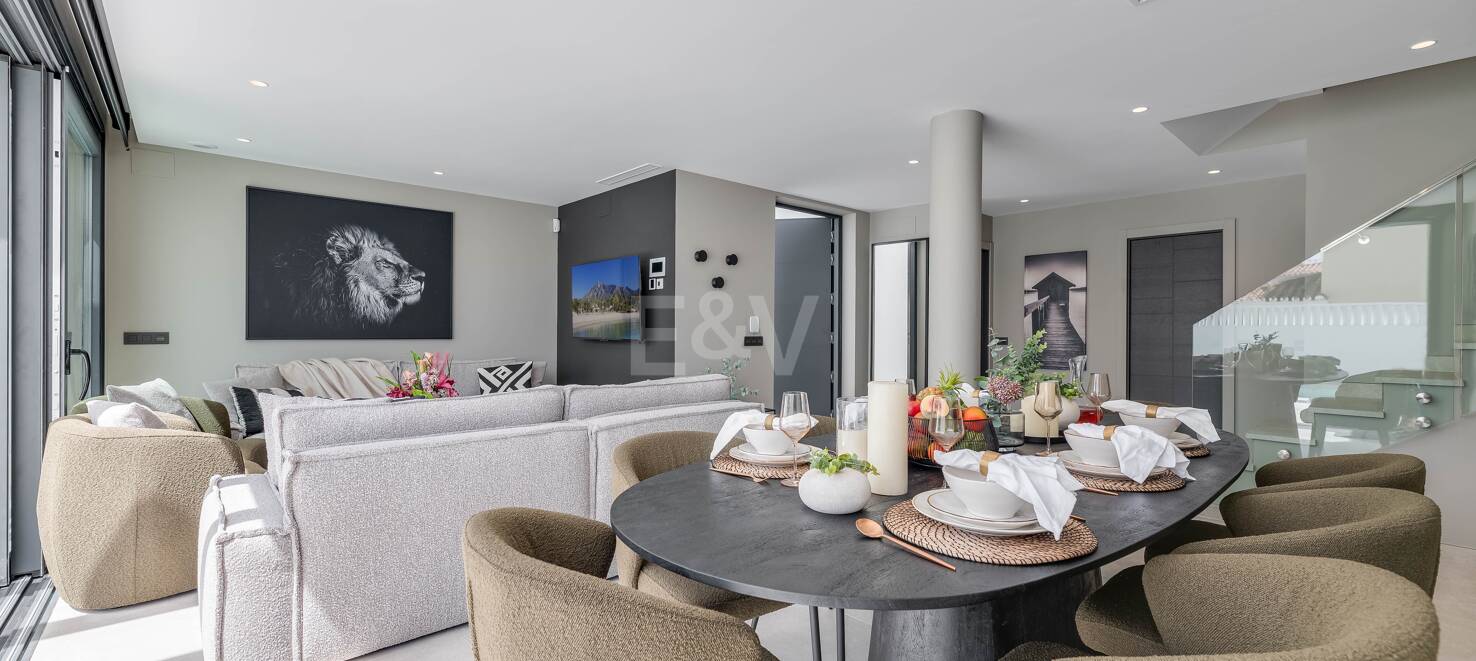 Utsökt modern villa i Marbesa - en stenkast från stranden