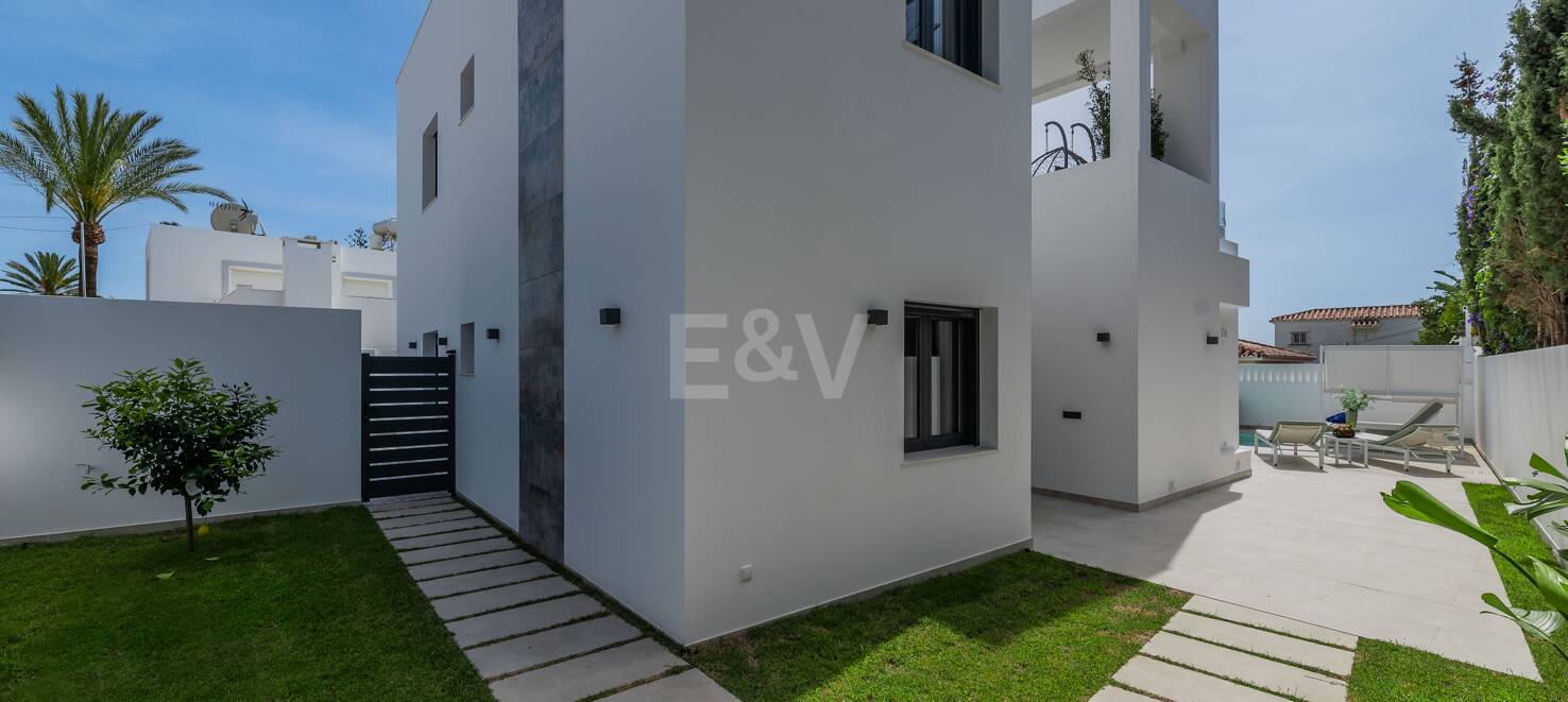 Utsökt modern villa i Marbesa - en stenkast från stranden