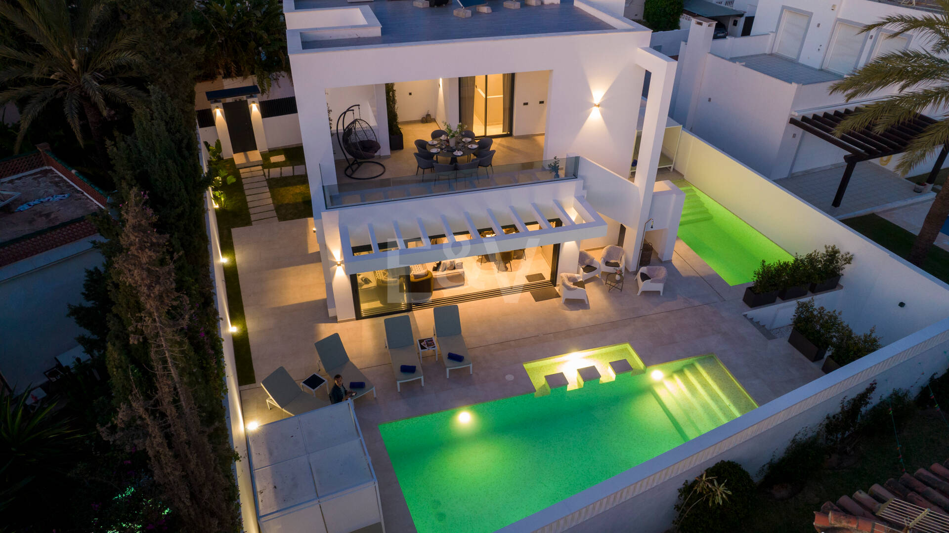 Utsökt modern villa i Marbesa - en stenkast från stranden