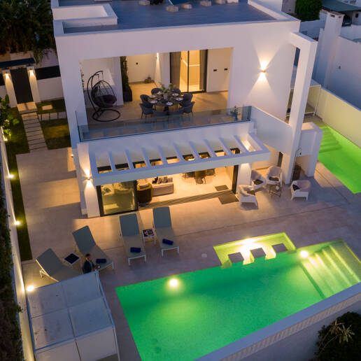 Utsökt modern villa i Marbesa - en stenkast från stranden