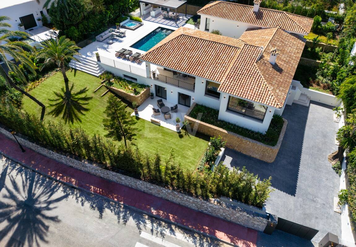 Utsökt Villa i Nueva Andalucía med andalusisk-scandinavian Charm