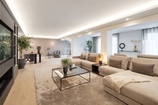 Utsökt Villa i Nueva Andalucía med andalusisk-scandinavian Charm