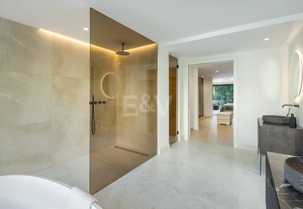 Utsökt Villa i Nueva Andalucía med andalusisk-scandinavian Charm