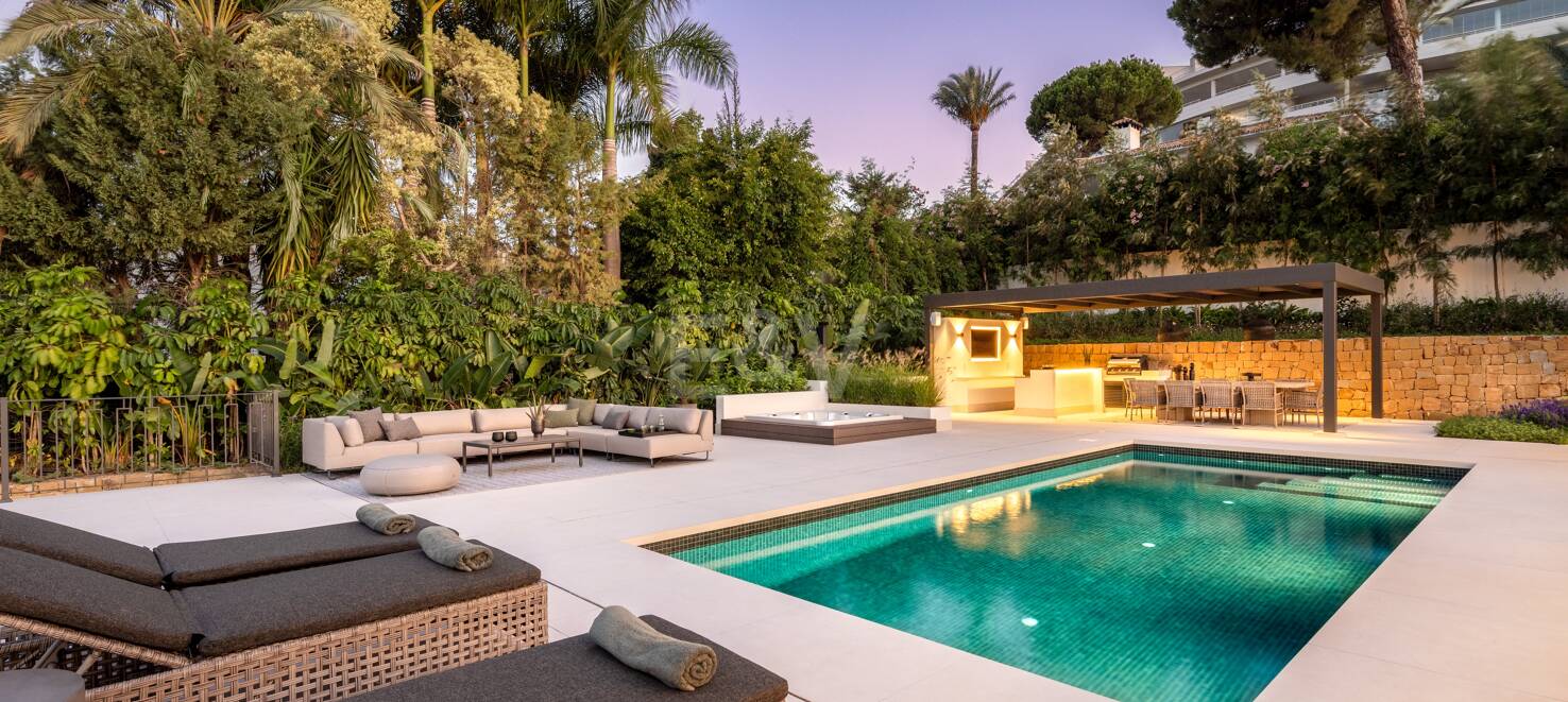 Wybitna willa w Nueva Andalucía z Andaluzjańską Skandynawską Charm