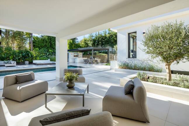 Utsökt Villa i Nueva Andalucía med andalusisk-scandinavian Charm
