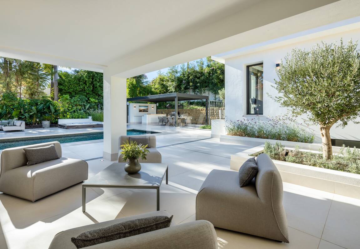 Utsökt Villa i Nueva Andalucía med andalusisk-scandinavian Charm