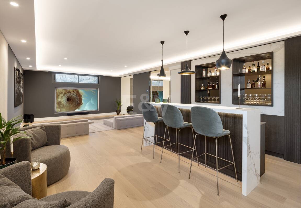 Utsökt Villa i Nueva Andalucía med andalusisk-scandinavian Charm