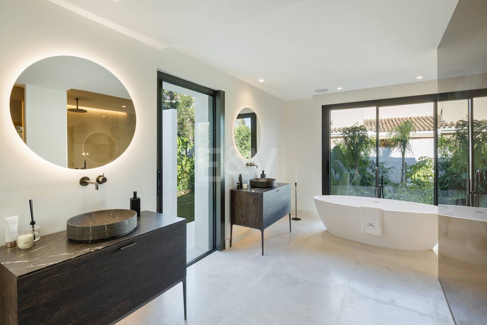 Utsökt Villa i Nueva Andalucía med andalusisk-scandinavian Charm