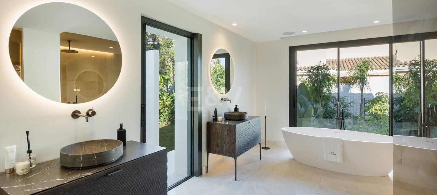 Wybitna willa w Nueva Andalucía z Andaluzjańską Skandynawską Charm