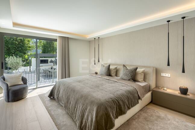 Utsökt Villa i Nueva Andalucía med andalusisk-scandinavian Charm