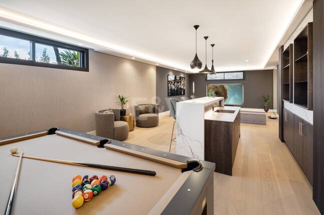 Utsökt Villa i Nueva Andalucía med andalusisk-scandinavian Charm