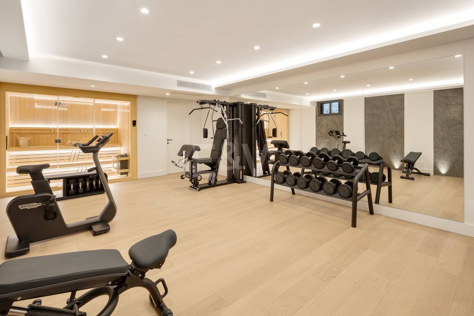 Utsökt Villa i Nueva Andalucía med andalusisk-scandinavian Charm