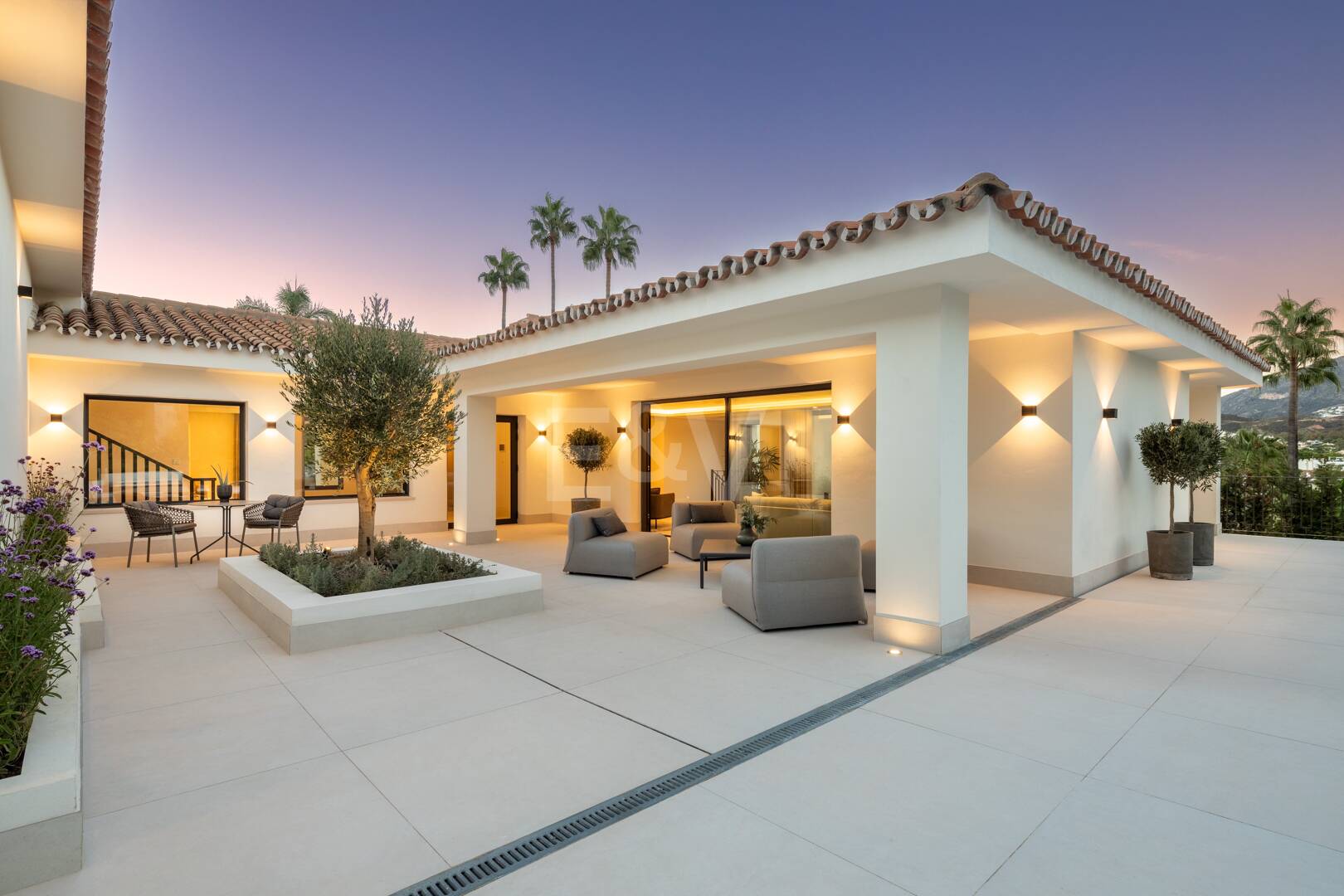 Utsökt Villa i Nueva Andalucía med andalusisk-scandinavian Charm