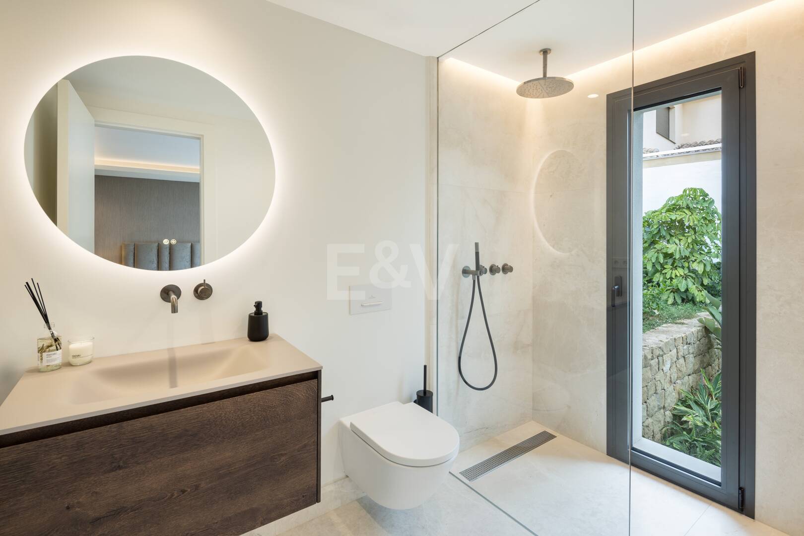 Utsökt Villa i Nueva Andalucía med andalusisk-scandinavian Charm