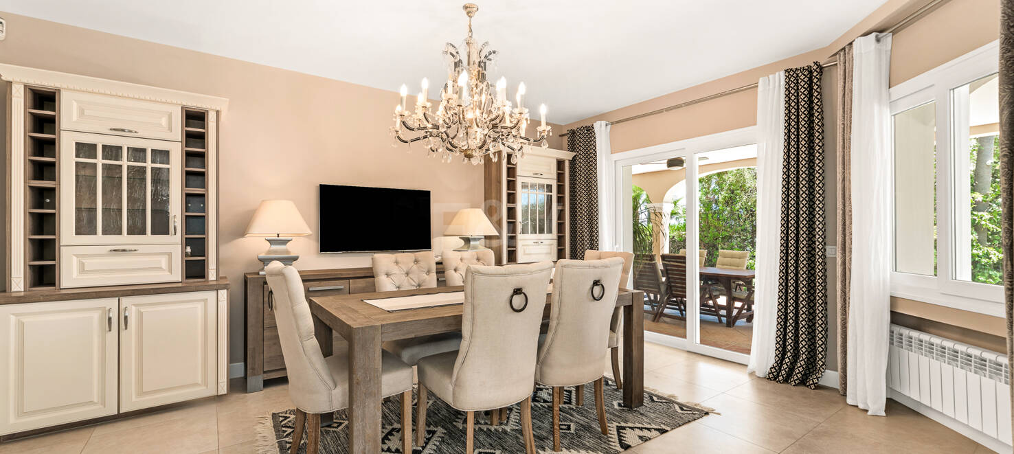 Elegant Villa with Breathetaking Sea Views in a Prestigious Private Community