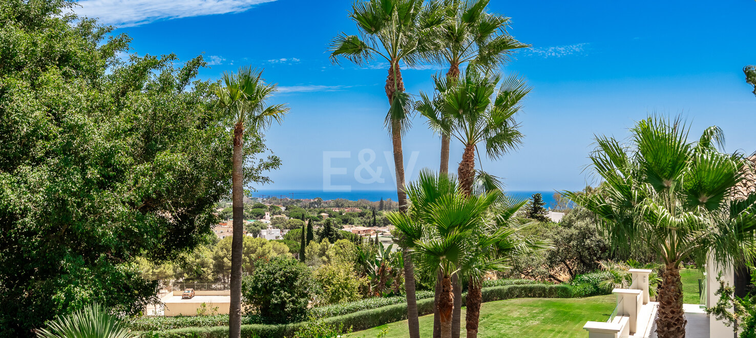 Exclusive 9-Bedroom Villa with Sea Views in El Rosario