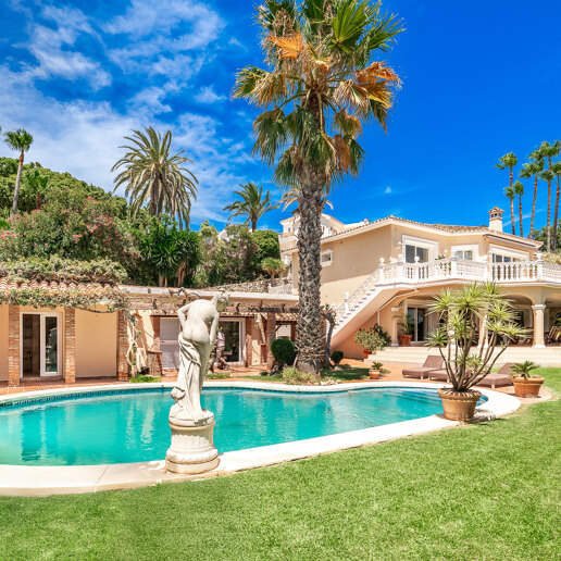 Exclusive 9-Bedroom Villa with Sea Views in El Rosario