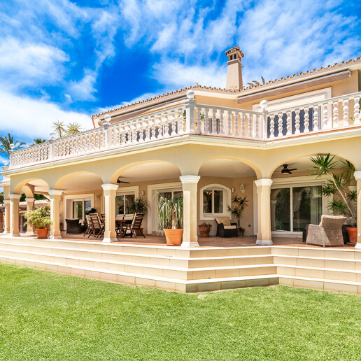 Exclusive 9-Bedroom Villa with Sea Views in El Rosario