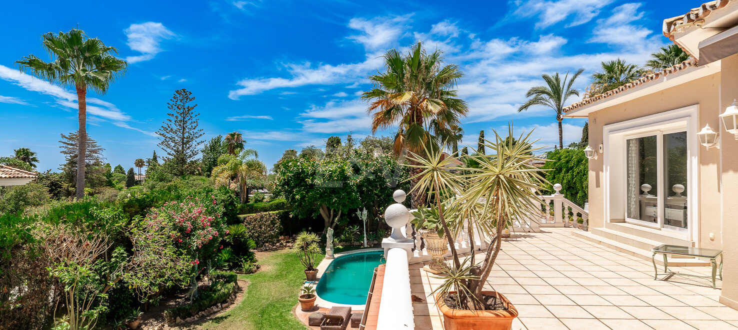 Exclusive 9-Bedroom Villa with Sea Views in El Rosario