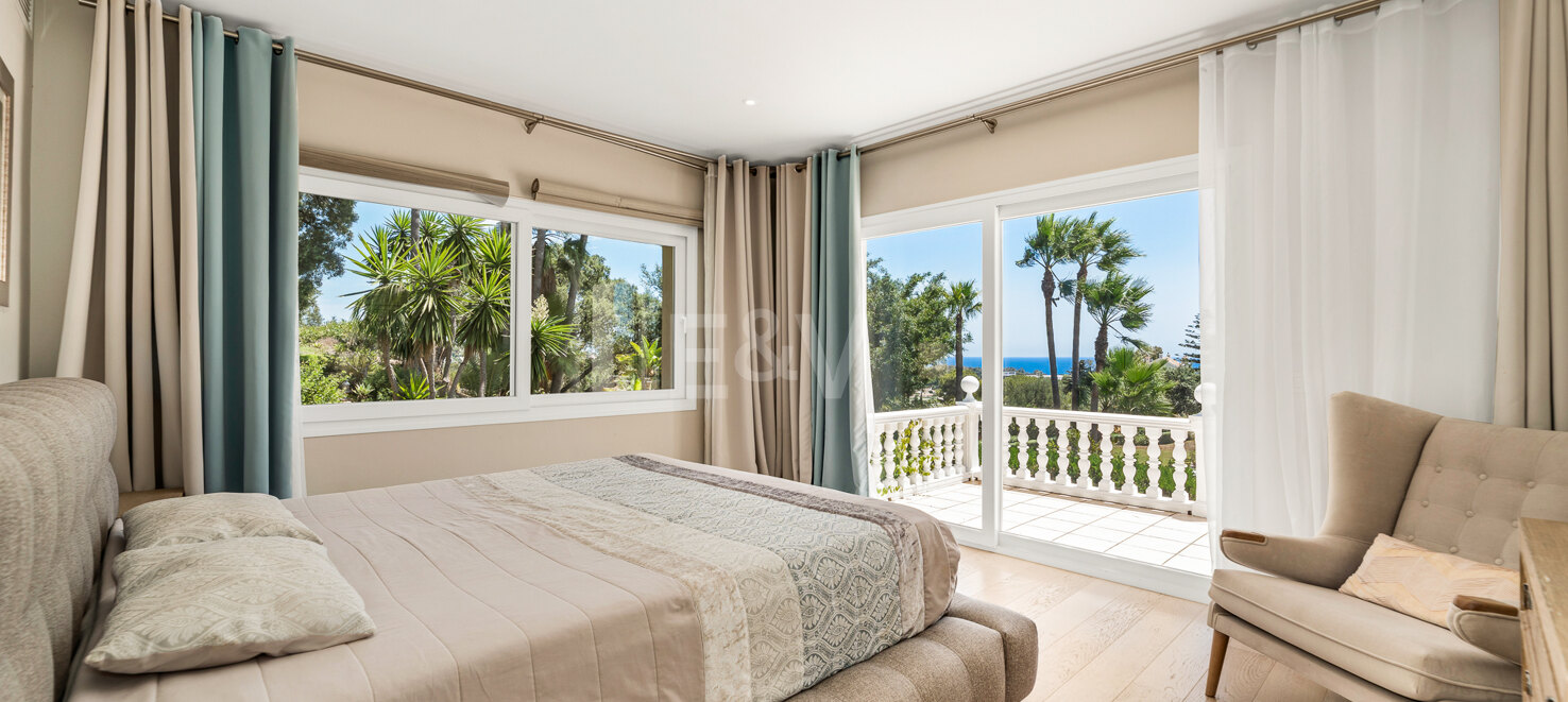 Exclusive 9-Bedroom Villa with Sea Views in El Rosario